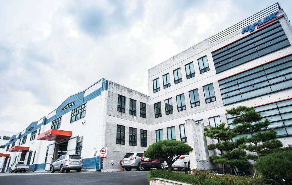 2011-NOW Hy-Lok World 1